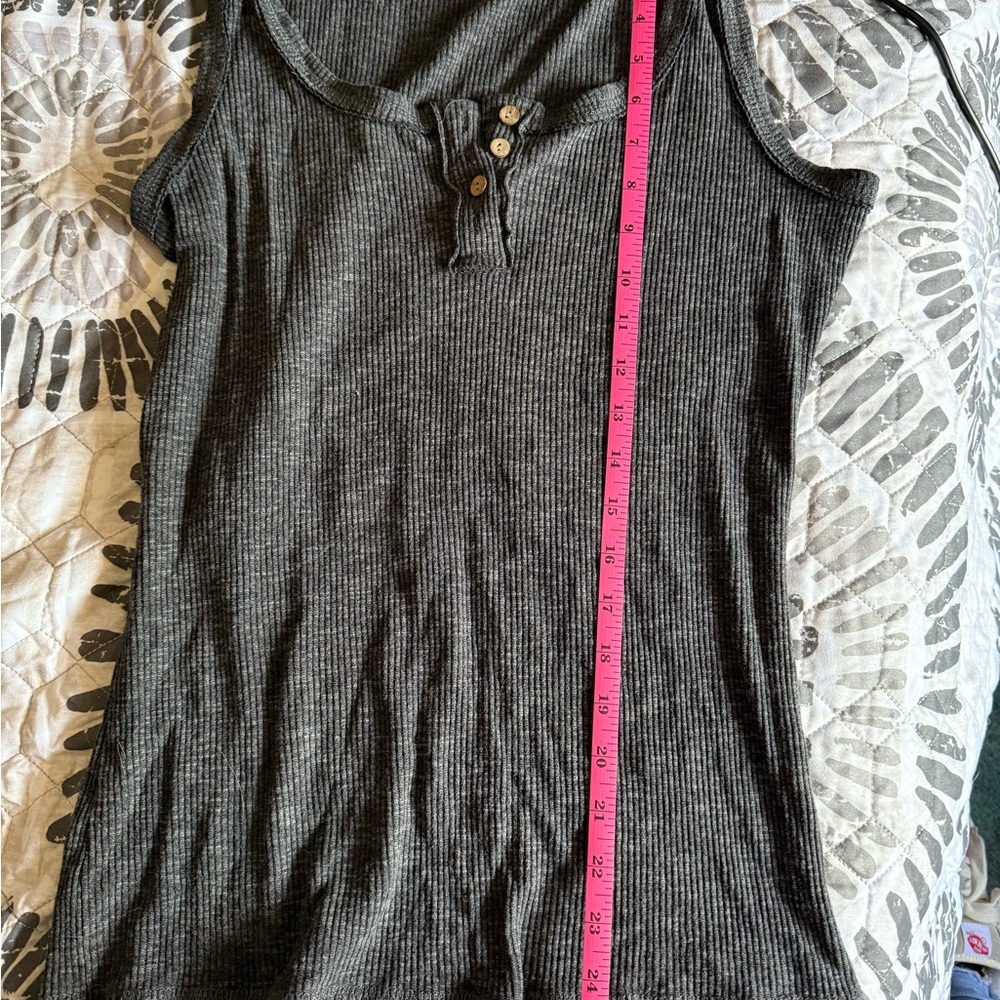 Flattering Button Front Cute Gray Ribbed Tank Top - Picture 4 of 4